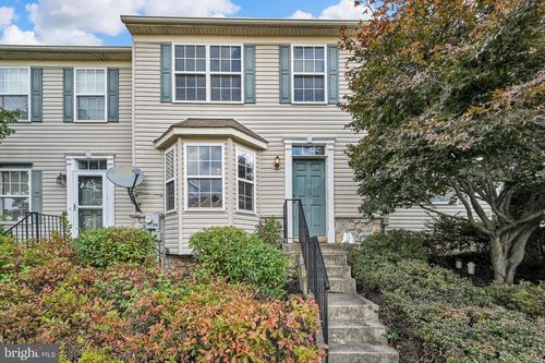 320 Knollwood Rd, MILLERSVILLE, PA, 17551-9559 | Card Image
