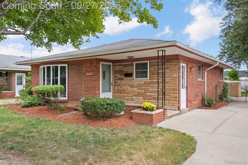 8148 Randy Dr, Westland, MI, 48185-1785 | Card Image