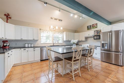 205 Spanish Oak Trl, Dripping Springs, TX, 78620-4114 | Card Image
