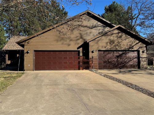 945 Cambridge Ct, Altoona, WI, 54720-2706 | Card Image