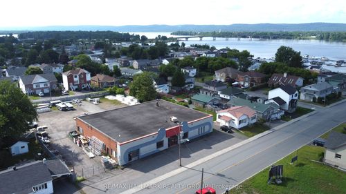 284 Cameron St, Hawkesbury, ON, K6A2B4 | Card Image