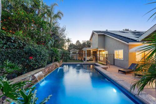 738 Capitan St, Thousand Oaks, CA, 91320-3666 | Card Image