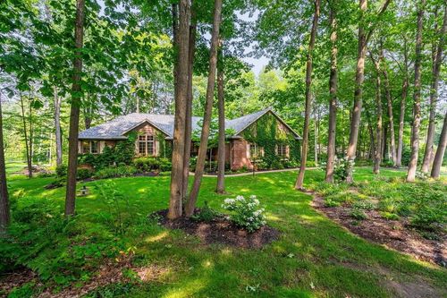 7068 Lone Oak Lane, LITTLE SUAMICO, WI, 54171 | Card Image