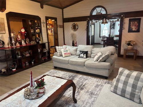 110 Foss Ln, Huguenot, NY, 12746-5006 | Card Image