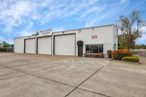 8709 Davis Rd, Stockton, CA, 95209-1805 | Card Image