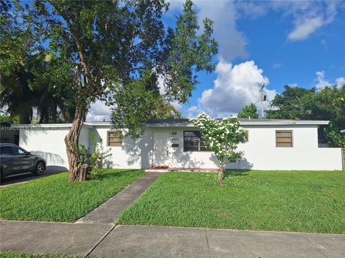 4315 Sw 98th Ave, Miami, FL, 33165-5134 | Card Image