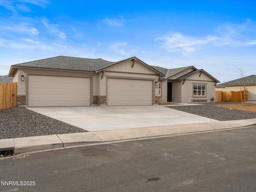 2555 Emerson Cir, Fernley, NV, 89408-2501 | Card Image