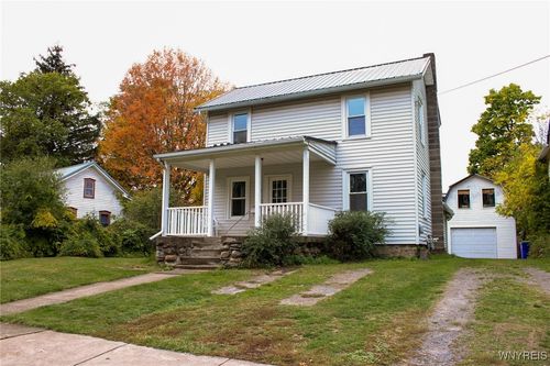 922 Orient St, Medina, NY, 14103-1703 | Card Image