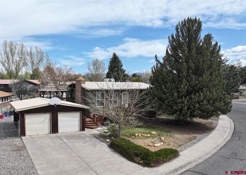 2143 Stratford Dr, Montrose, CO, 81401-5527 | Card Image