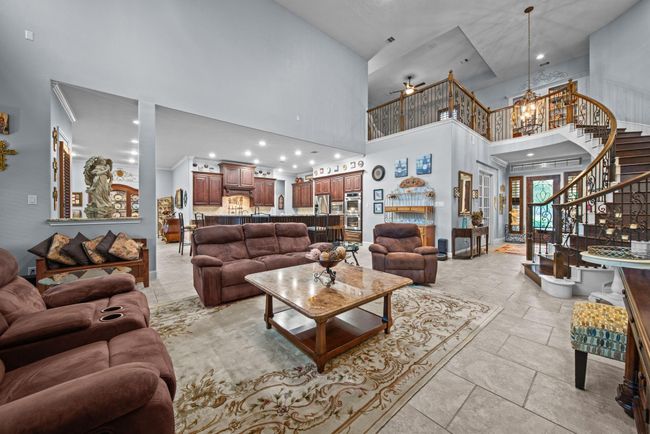 207 Fox Squirrel Ct, House other with 4 bedrooms, 4 bathrooms and 3 parking in Pinehurst TX | Image 9