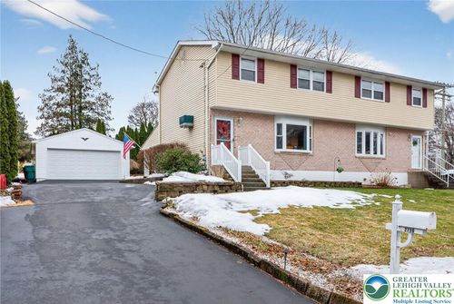 2716 Division St, Palmer Twp, PA, 18045-7104 | Card Image