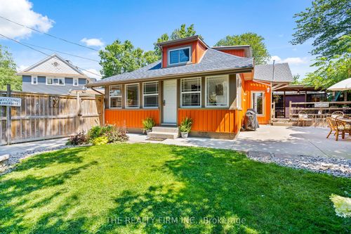 46 Belfast Rd S, Crystal Beach, ON, L0S1B0 | Card Image