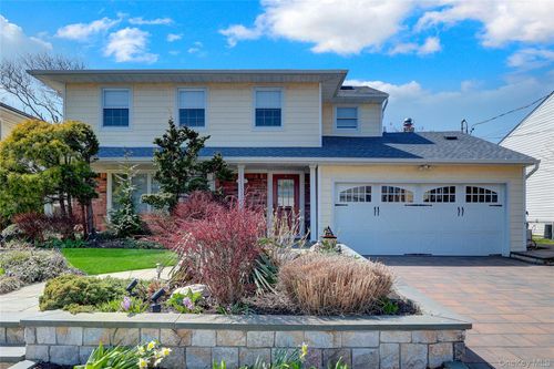 67 Reynolds Dr, Lido Beach, NY, 11561-4927 | Card Image