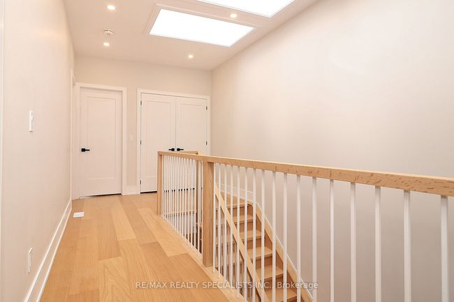1048 Roosevelt Rd, House attached with 5 bedrooms, 6 bathrooms and 2 parking in Mississauga ON | Image 30