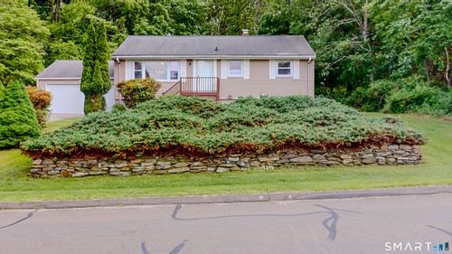 41 Capitol Dr, Shelton, CT, 06484-3516 | Card Image