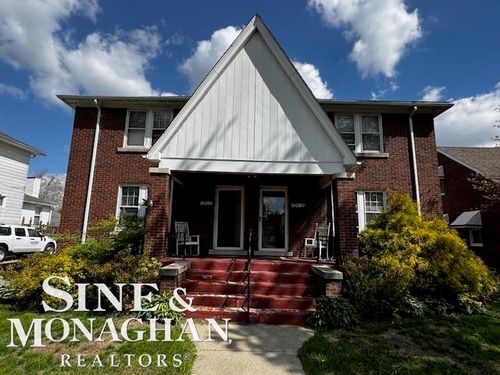35230 Chestnut St, Wayne, MI, 48184-1208 | Card Image