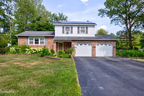 756 Hampshire Seat, Schenectady, NY, 12309-2904 | Card Image
