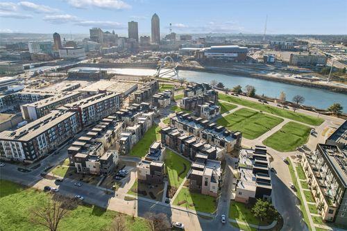 857 E 2nd St, Des Moines, IA, 50309-1889 | Card Image