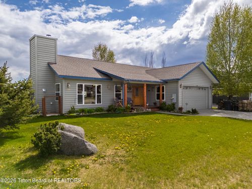 330 Meadowwood St, Pinedale, WY, 82941-5289 | Card Image