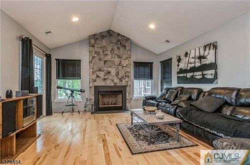 115 Chariot Ct, Piscataway, NJ, 08854-6668 | Card Image