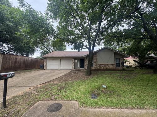 5604 Fireside Dr, Arlington, TX, 76016-1123 | Card Image