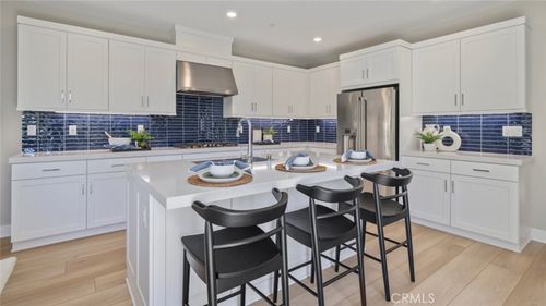 685 Guy Turner Dr, Camarillo, CA, 93010-7898 | Card Image