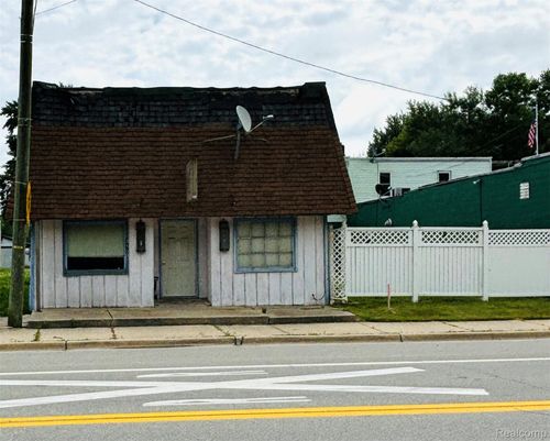 3136 Main St, Emmett, MI, 48022-4522 | Card Image