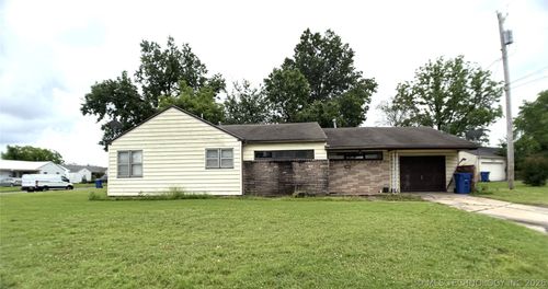 201 Circle Dr Nw, Miami, OK, 74354-4616 | Card Image