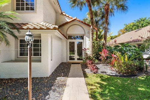 517 Misty Oaks Dr, Pompano Beach, FL, 33069-5510 | Card Image