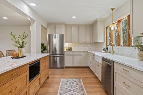 101 Brookwood Rd, Staunton, VA, 24401-9556 | Card Image