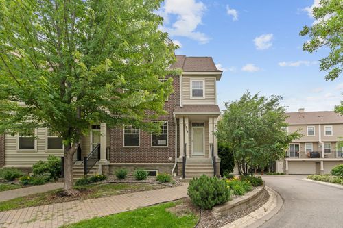 8324 Labont Way, Eden Prairie, MN, 55344-4425 | Card Image