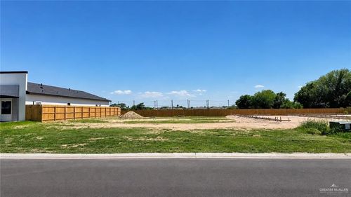 613 Mountain Road, Mission, TX, 78573 | Card Image