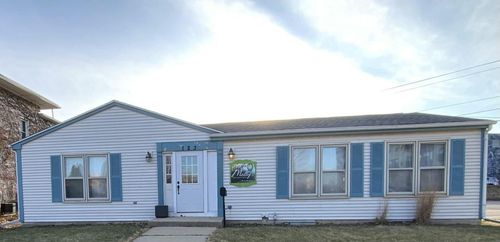 123 N Jackson St, Janesville, WI, 53548-2929 | Card Image