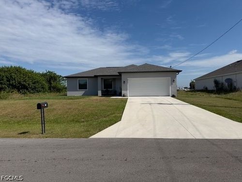 8041 Sherwood Cir, Labelle, FL, 33935-5488 | Card Image