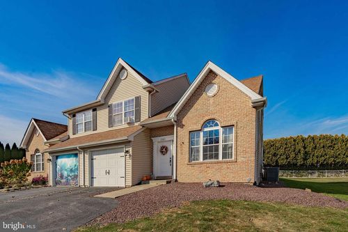 2389 Juniper Dr, COPLAY, PA, 18037-2066 | Card Image