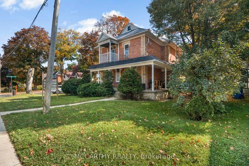 {{alt}} | Card Image