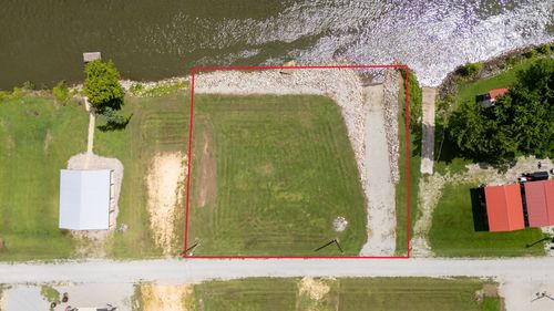 22 Wc Pickett Rd, Clifton, TN, 38425 | Card Image