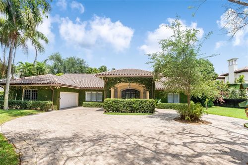 0-5051 Pine Dr, Miami, FL, 33143-8516 | Card Image