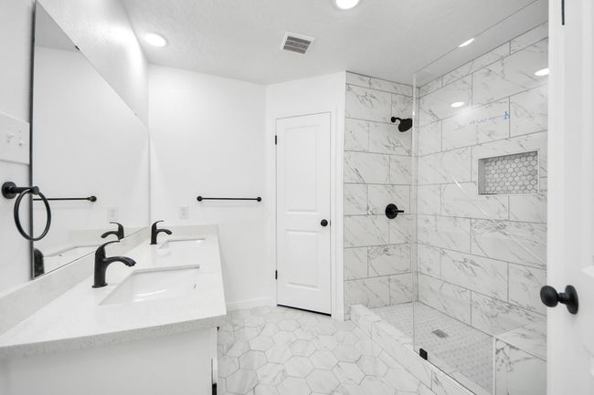 2712 Laurel Creek Way, House other with 4 bedrooms, 2 bathrooms and 2 parking in Pearland TX | Image 22