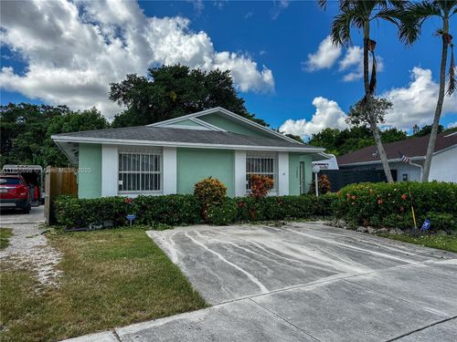 11942 Sw 210th St, MIAMI, FL, 33177-5355 | Card Image