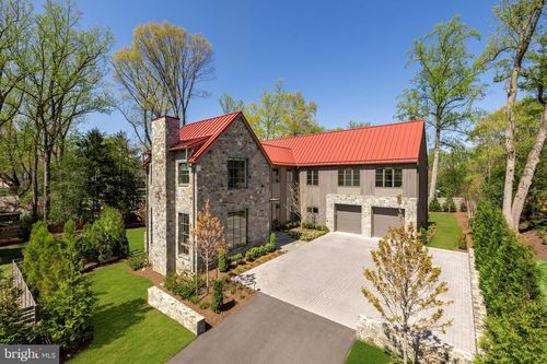 7027 Longwood Dr, BETHESDA, MD, 20817-2117 | Card Image