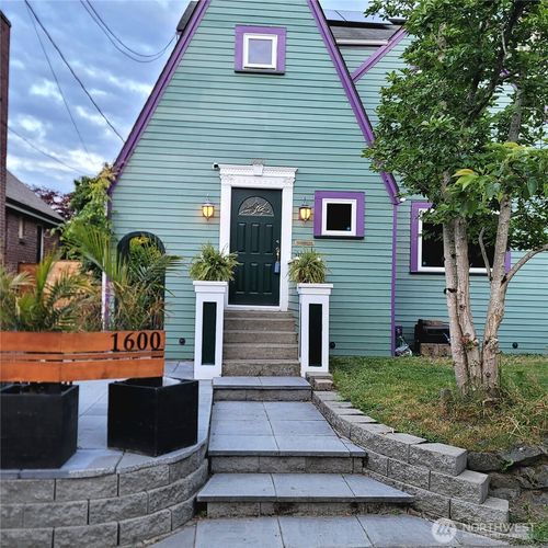 1600 27th Avenue, Seattle, WA, 98122 | Card Image