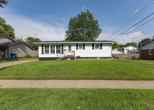 1412 Hiawatha Ln, Camanche, IA, 52730-1048 | Card Image