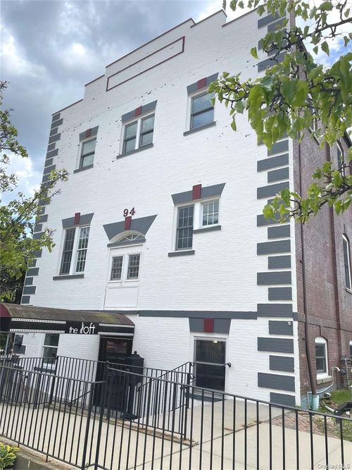 unit-208-94 4th Ave, Bay Shore, NY, 11706-7951 | Card Image