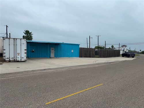 500 Moore Ave, Portland, TX, 78374-1606 | Card Image