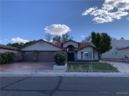 875 Country Club Dr, Kingman, AZ, 86401-3969 | Card Image