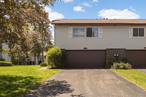 3956 Goodwin Ave N, Oakdale, MN, 55128-3021 | Card Image