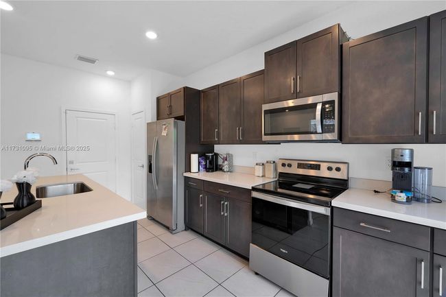 764 - 764 Se 19 Th St, Townhouse with 4 bedrooms, 3 bathrooms and null parking in Homestead FL | Image 6