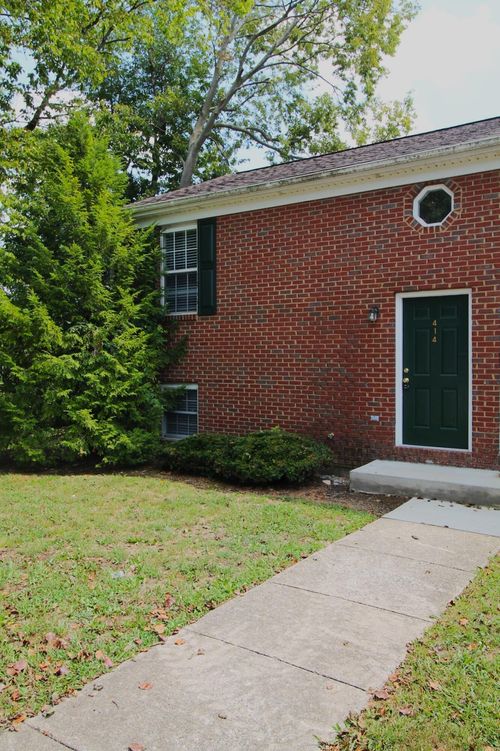 414 Lakeview Dr, Nicholasville, KY, 40356-2724 | Card Image