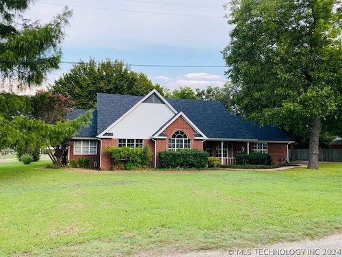 114 Henderson Avenue, Caddo, OK, 74729 | Card Image